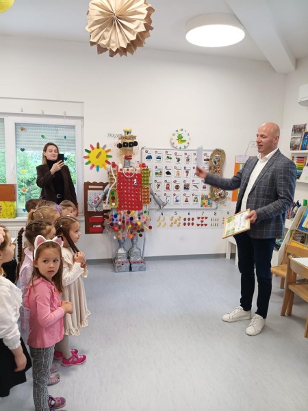 Robot Sunčica donio pobjedu skupini Gusjenice na natjecanju VG Čistoće - slika broj: 4